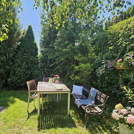 Apartament Garden- Parking, Ogrodek, Cicha Okolica Pruszcz Gdański Exteriör bild